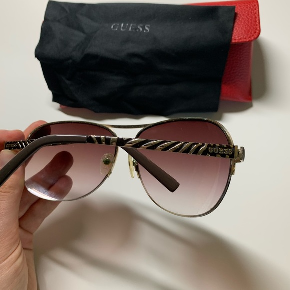Guess Sunglasses - Picture 4 of 6